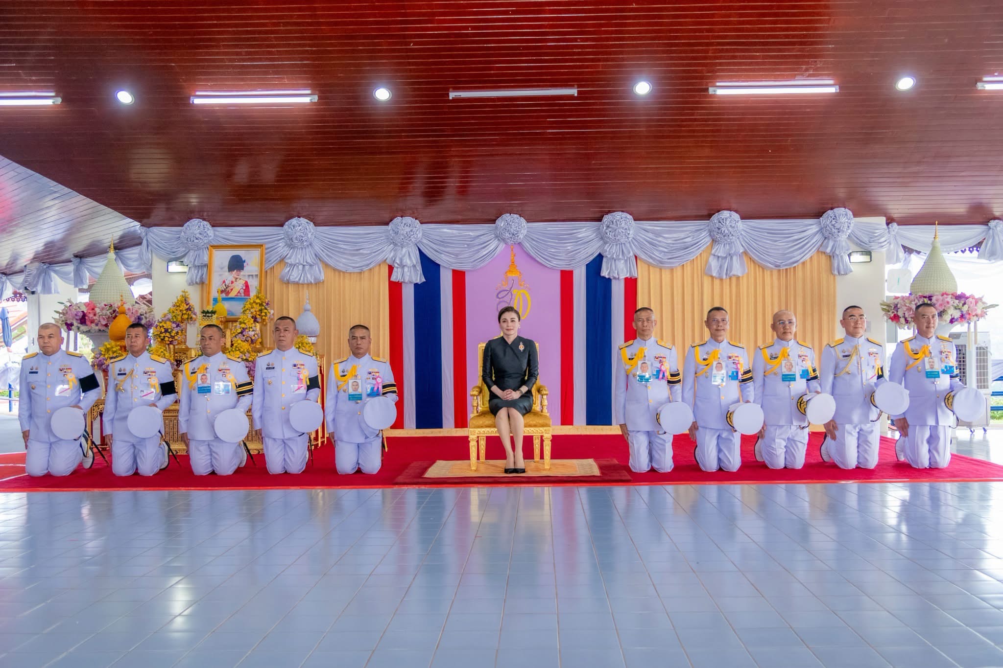สมเด็จพระนางเจ้า ฯ พระบรมราชินี ทอดพระเนตรนิทรรศการ “๔๘ พรรษา พระราชกรณียกิจเพื่อปวงชนชาวไทย“ และพระราชทานรางวัลแก่นักกีฬาชนะเลิศการแข่งขันเรือใบ